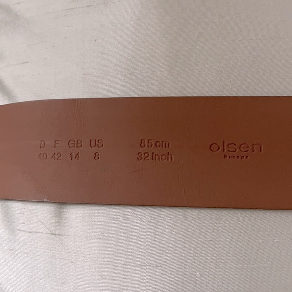 Olsen Europe Taupe Leather Belt - unique design - Picture 4 of 5